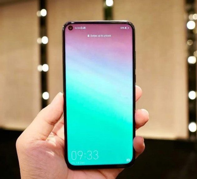 荣耀V20未发先火,华为Nova4首当其冲!