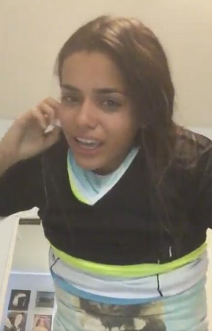 美国女子挑战穿百件衣服却无法脱掉 险些窒息(图)