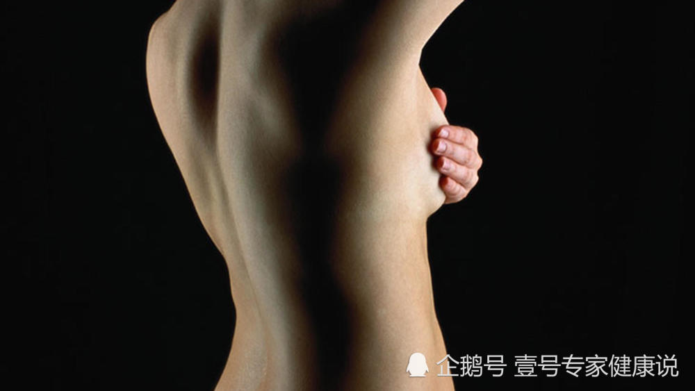 谁说患上乳腺癌没征兆?出现8个症状要小心,女