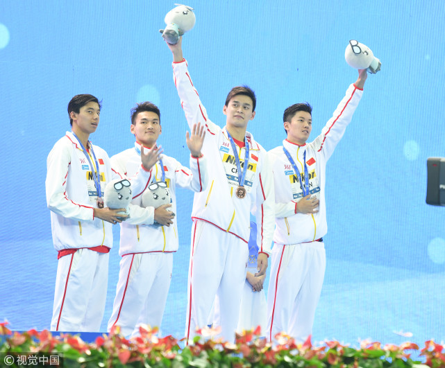 中国泳军这一年:由孙杨独掌大旗到百花齐放 女