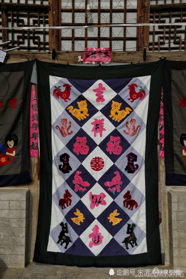 门帘是陕北窑洞建筑上最为重要的装饰物之一