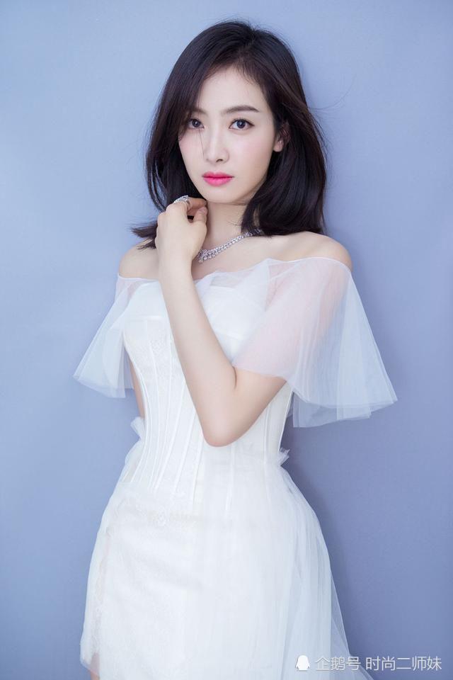 背三万元的包上节目，宋茜和他竟然是好朋友?打打闹闹像两小孩