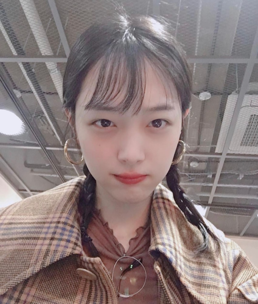 崔雪莉只不过剪公主切发型,气质变得更惊艳,