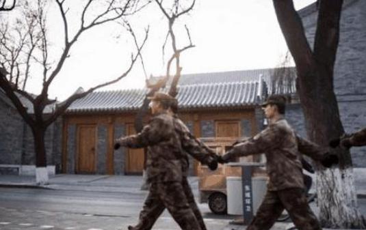 参观邓文迪在北京的豪宅,家里旁边就是故宫,光