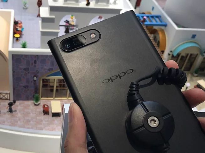 OPPO十倍光变黑科技挑战华为 明年Find旗舰