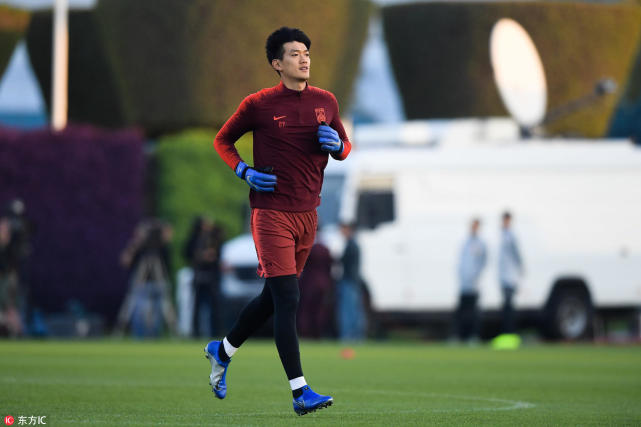 颜骏凌:国足还在磨合 热身赛收获比结果重要