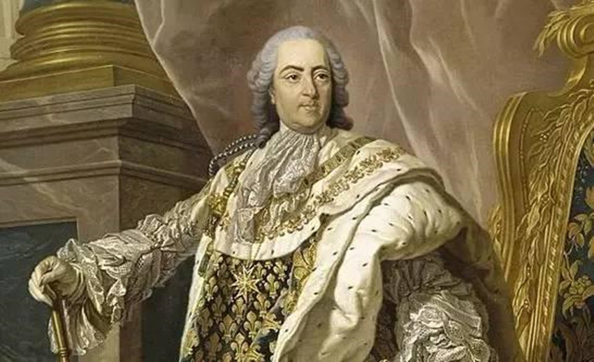 法国玛丽王后被送上断头台时,高傲的她,为何却