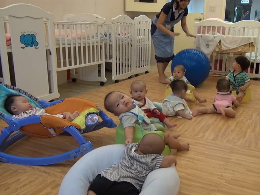 8个宝宝上早教课把老师累出一身汗,看到接下来