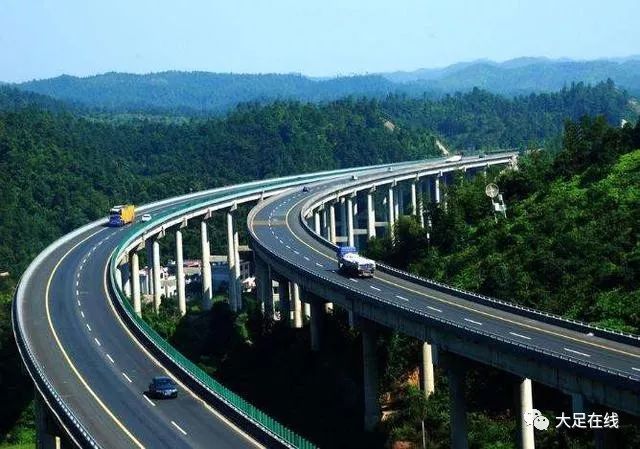 25日, 重庆大足至四川内江高速公路(重庆段)正式动工开建,这条高速路