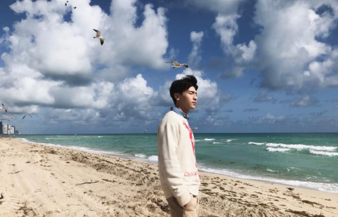 邓伦早期综艺曝光,刚上场就遭到杨幂吐槽