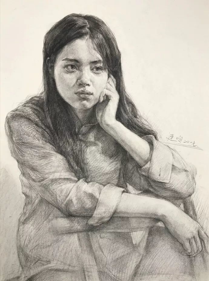 女青年素描头像如何提分,抓这4点就够了