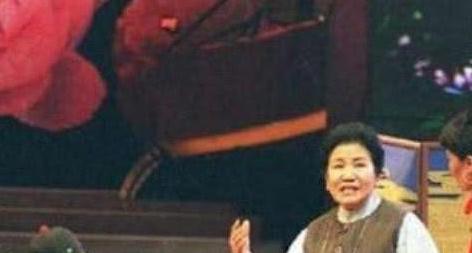实拍赵丽蓉墓地:两任丈夫为兄弟均早逝,照顾脑瘫女儿,一生清贫