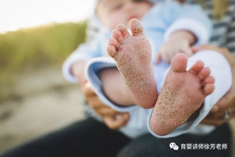 母乳喂养,宝宝老是拉肚子,咋回事?5个处理方法