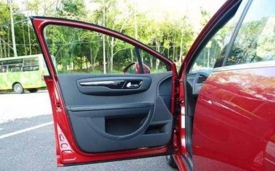 用力关车门?老司机教你用这招!网友:很管用