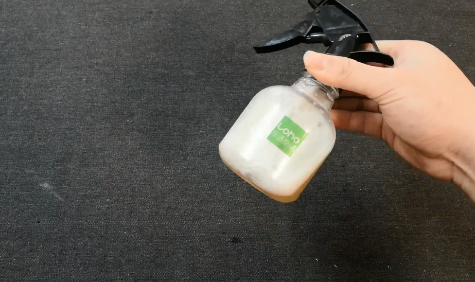 还在用小苏打做清洁剂?把2样东西混一起,效果