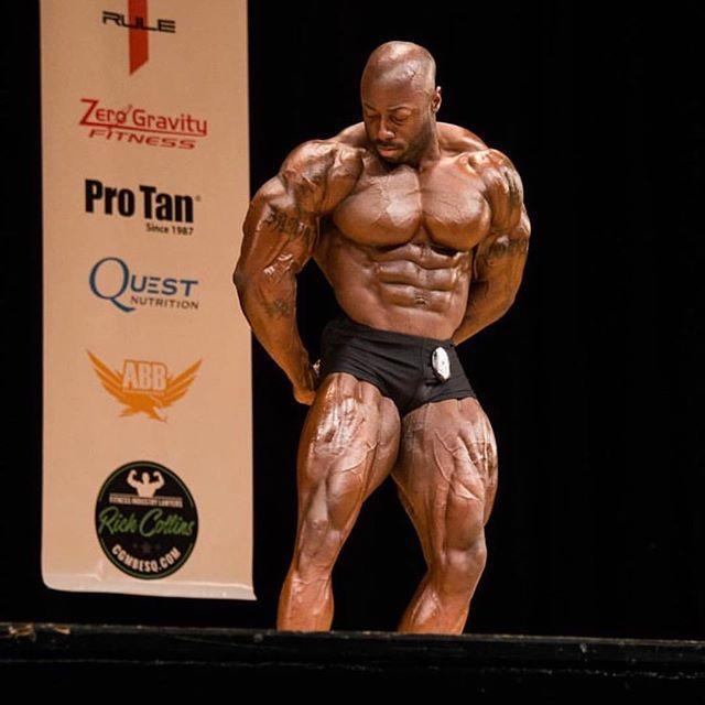 男子被李小龙精神激励,痴迷健身11年,终于练成