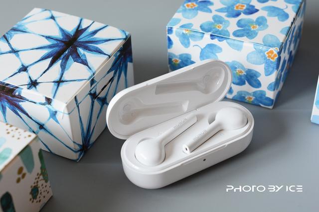 青春个性好音质 真无线荣耀FlyPods青春版蓝牙