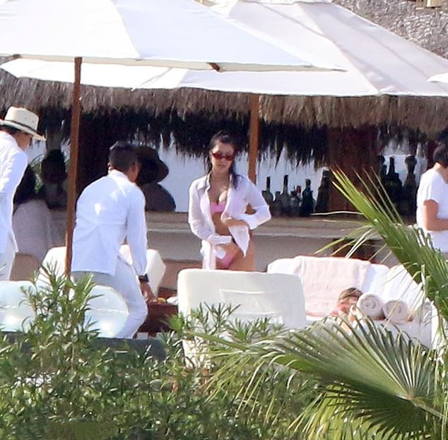 金卡戴珊大姐与前男友现任女友再次同框,同穿