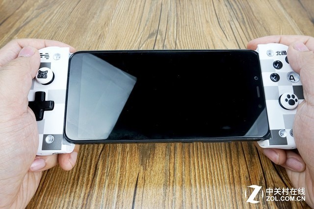 吃鸡外设三选一 手机吃鸡用什么好?