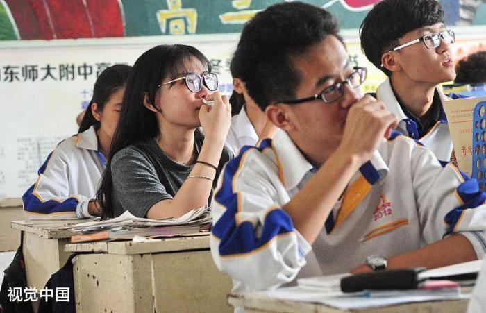 什么?元旦又要补课,啥时候是个头,真想举报学校