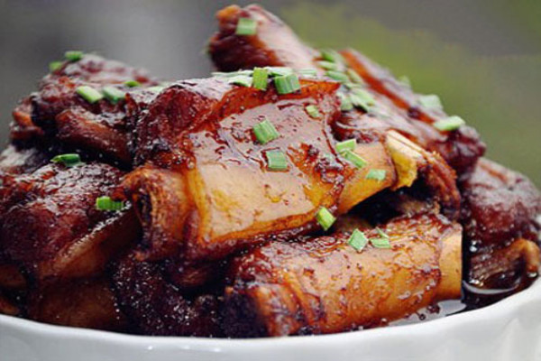 红烧排骨的家常做法,糖色这样炒,色泽红亮味道