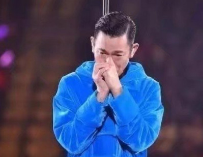 网曝刘德华为开演唱会等了8年,失声后预计31号