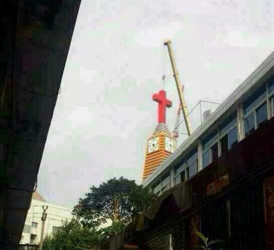 河水变血 空中现五彩祥云和双彩虹 看点快报