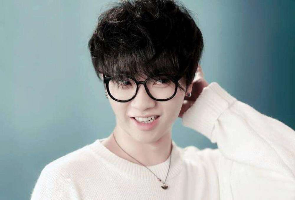 关晓彤新综艺官宣!搭档沈腾、贾玲,还有快男总