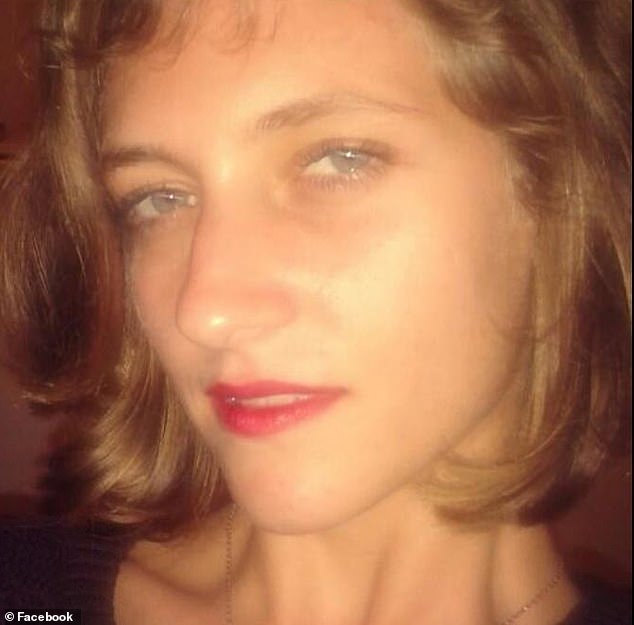 6月婴孩洗澡溺亡,母亲称她自己去了厕所就溺