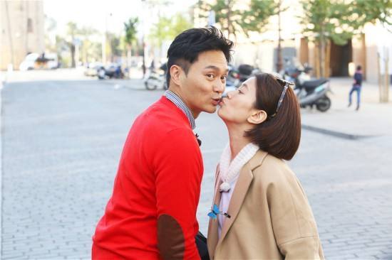 张智霖最近采访,透露袁咏仪现在学会了撒娇,依