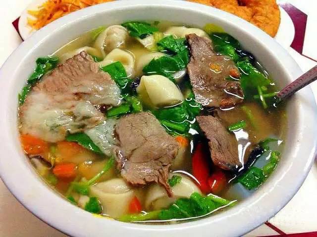 天冷了,来一碗新疆名小吃:英沙羊肉酸汤馄饨!
