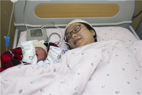 长沙:元旦宝宝来报到 小名可可寄托家人希望