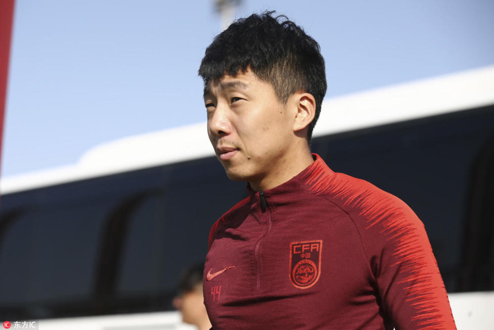 国足日记:郑智不在还真发愁 金敬道用奔跑赢得