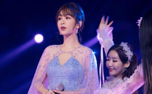 跨年夜锦觅现身,一首不染感受颇深,杨紫走红并