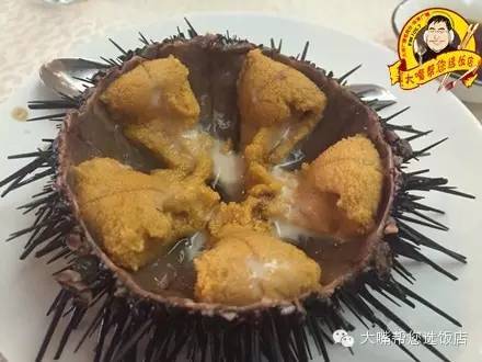 【吃<em>遍大连</em>】老牌的海鲜酒店,海鲜品种齐全。