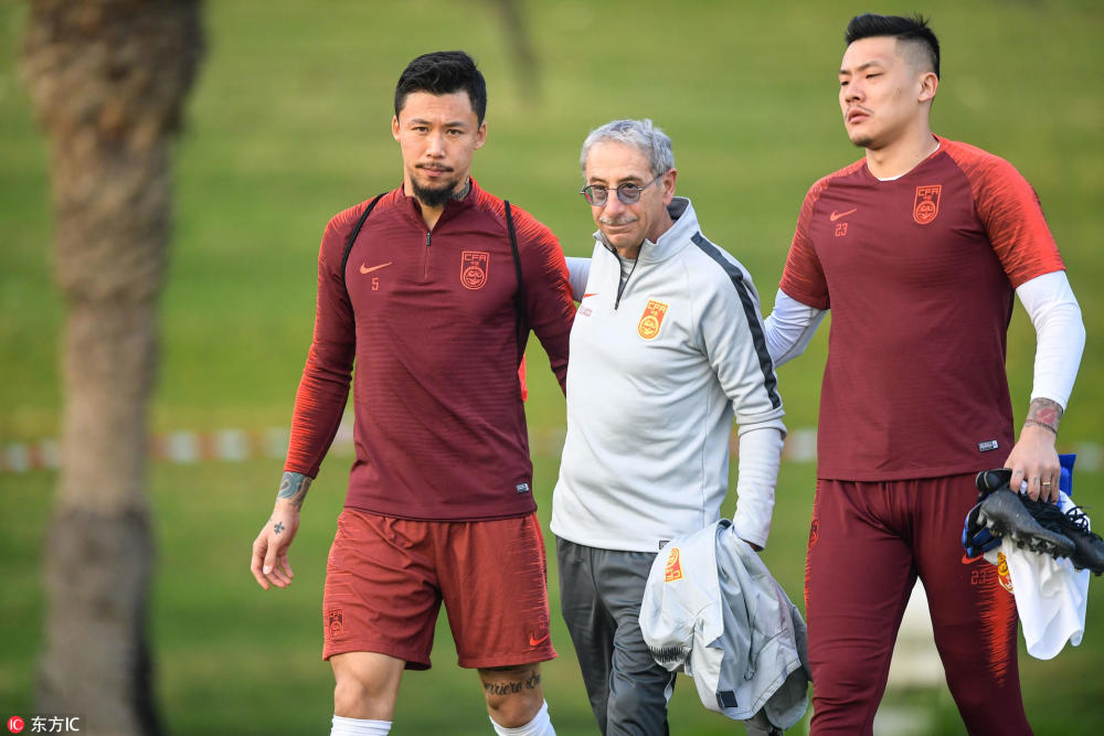 国足最后一场热身主力阵容安排433 张琳芃担任队长