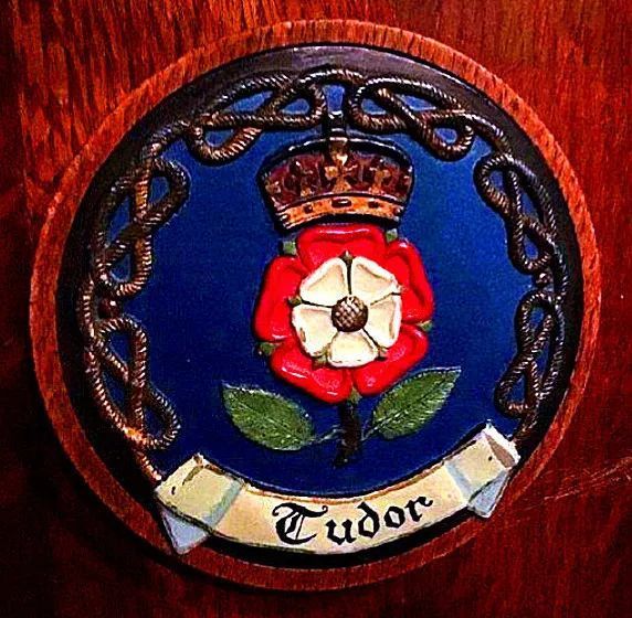 玫瑰与战争，这并不浪漫!一位绝世美女的荣耀人生