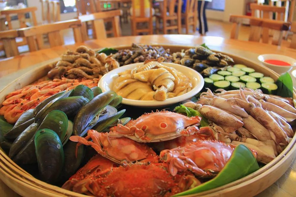 不用多久,就能享受一桌美味的海鲜大餐!