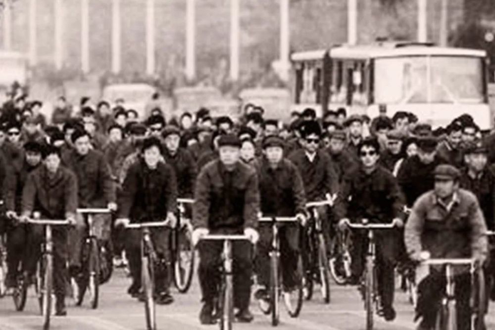 上世纪七八十年代,国产自行车品牌"飞鸽"受到了越来越多人的欢迎.