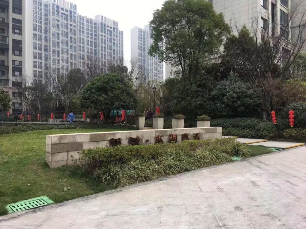 合同到期4年，物业却拒绝撤离！城中豪宅换物业一波三折