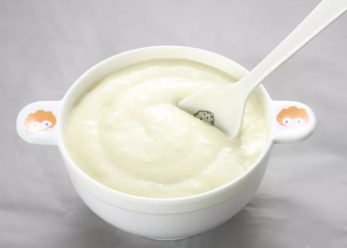 宝宝添加辅食后,是先喝奶还是先吃辅食?别迷糊