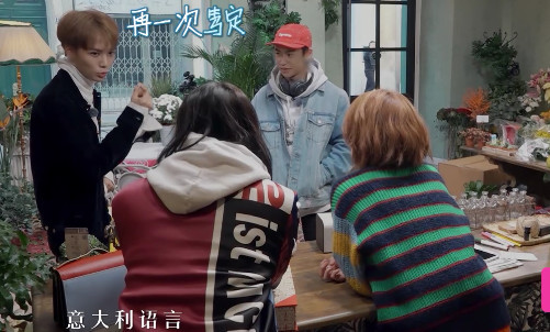 小S假装生气,小鬼小橘信以为真,宋佳想憋着不