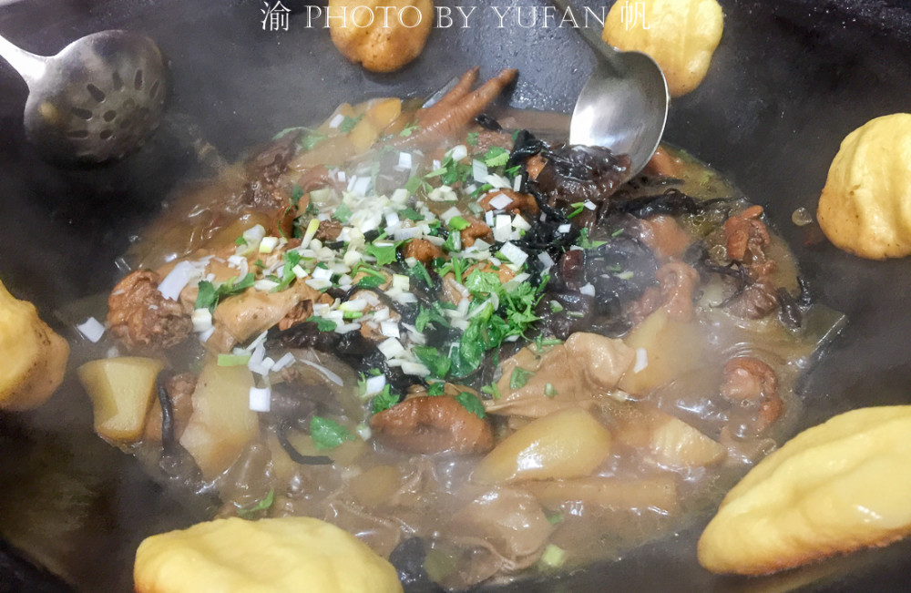 在东北,没有什么是一顿铁锅炖不能解决的