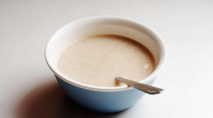 宝宝吃米糊的时间大概在三个月左右,吃太长时