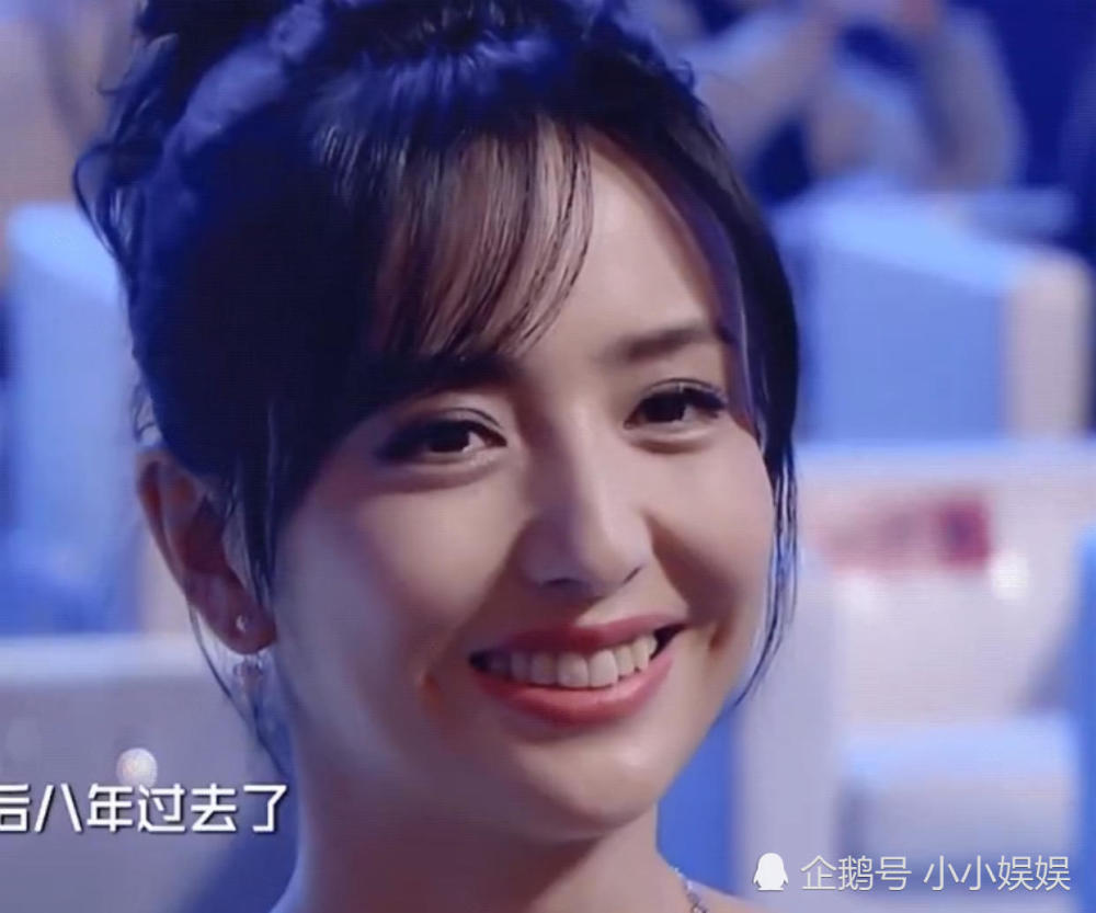 佟丽娅穿白裙出镜仙气十足,纤细腰身霸气打脸