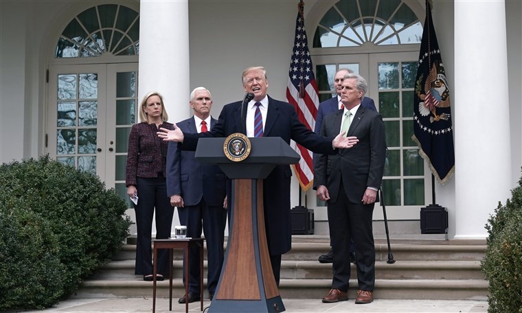 特朗普称要宣布国家进入紧急状态,就为这事