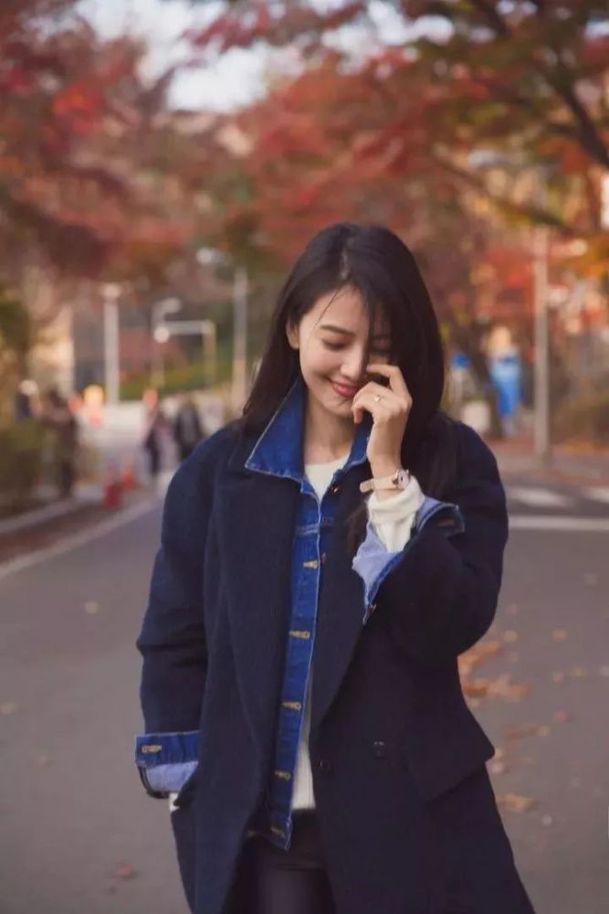 人人都有的黑大衣,为什么她们可以穿得这么好