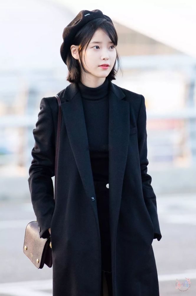 人人都有的黑大衣,为什么她们可以穿得这么好