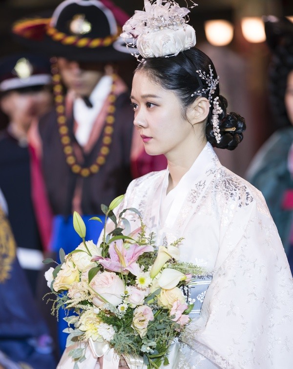 被张娜拉美到了,《皇后的品格》中俏皮似少女