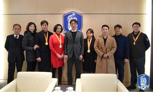 韩国足球人口_中韩足球大赛 还是中国人聪明